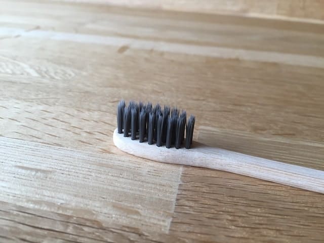 竹歯ブラシ（アップ）